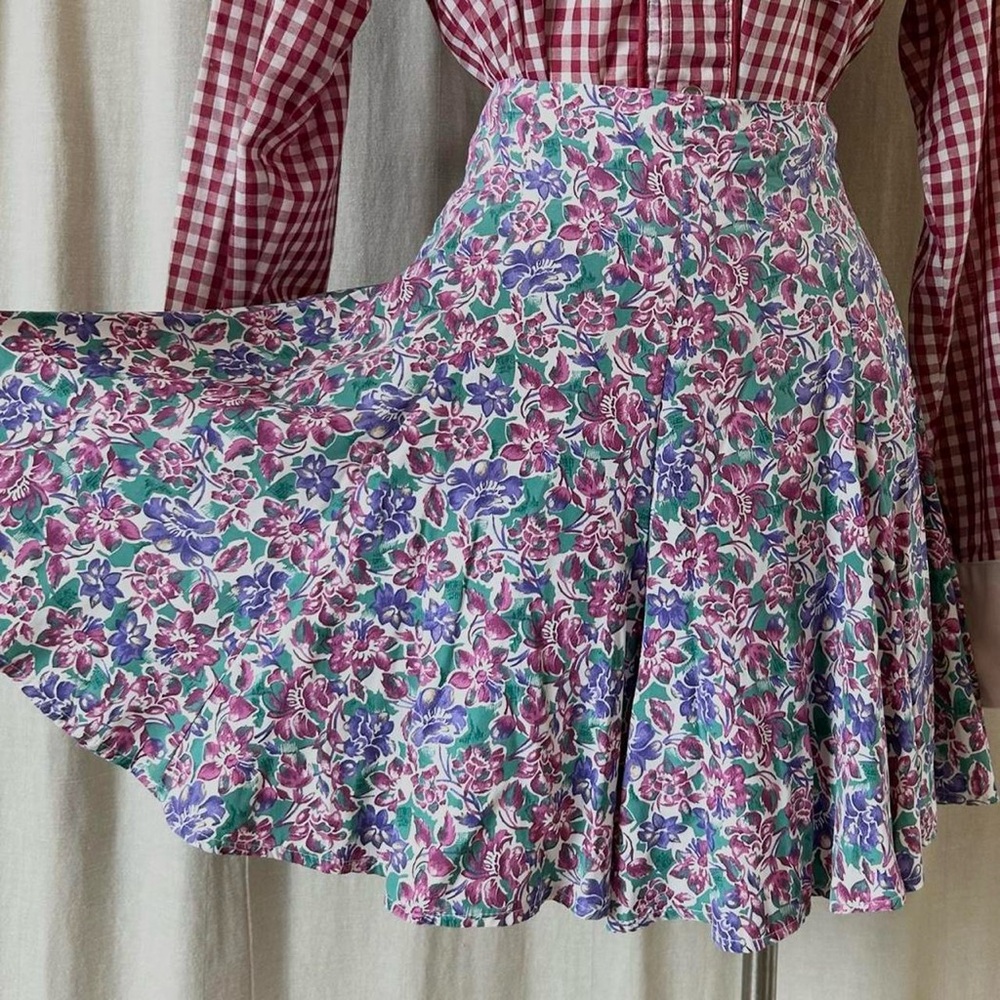 Floral pleated shorts